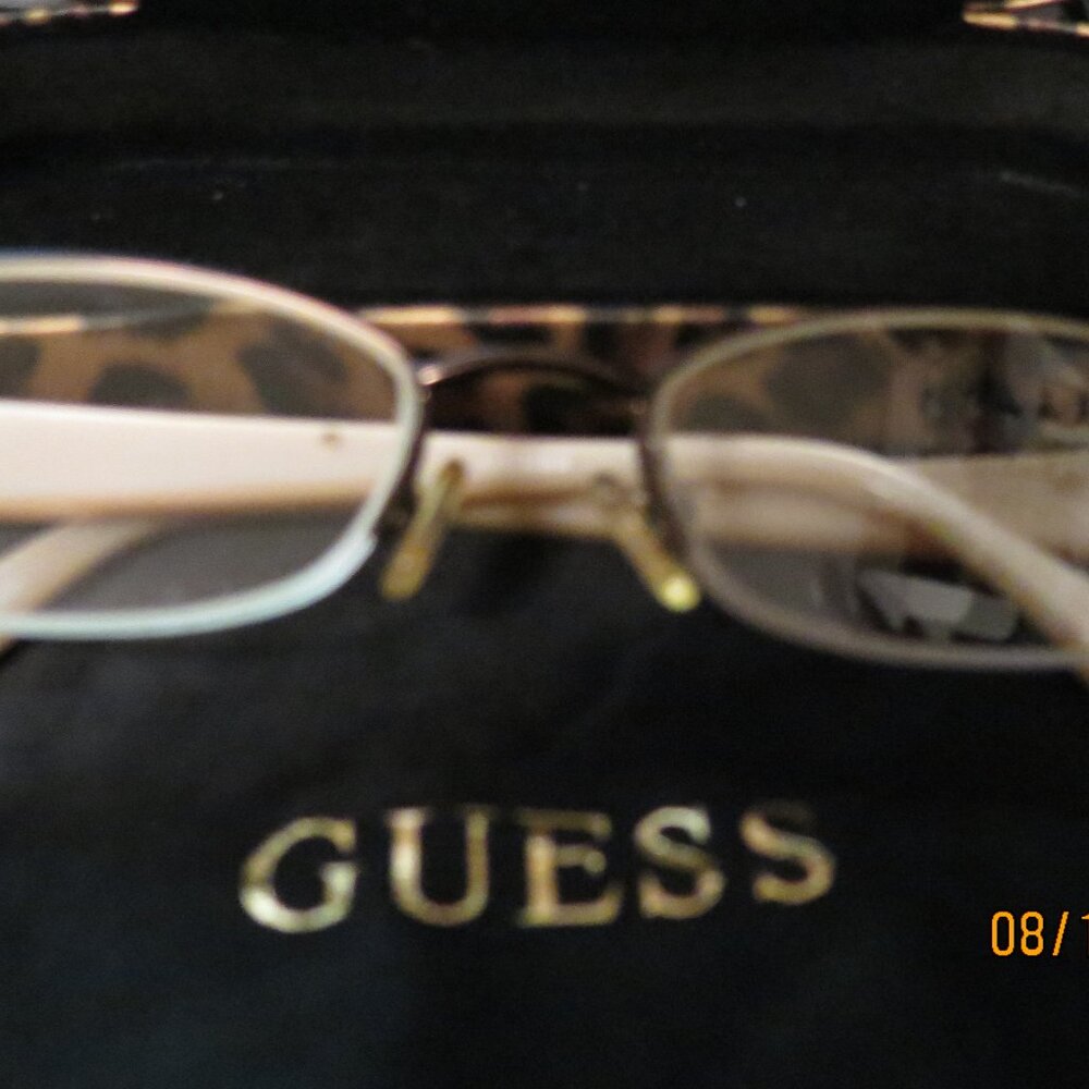 Guess 2327 Cheetah Print Frames With Matching Cas… - image 2